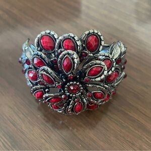 Vintage Silver Tone Red Rhinestone Wide Filigree Chunky Bracelet Spring opening
